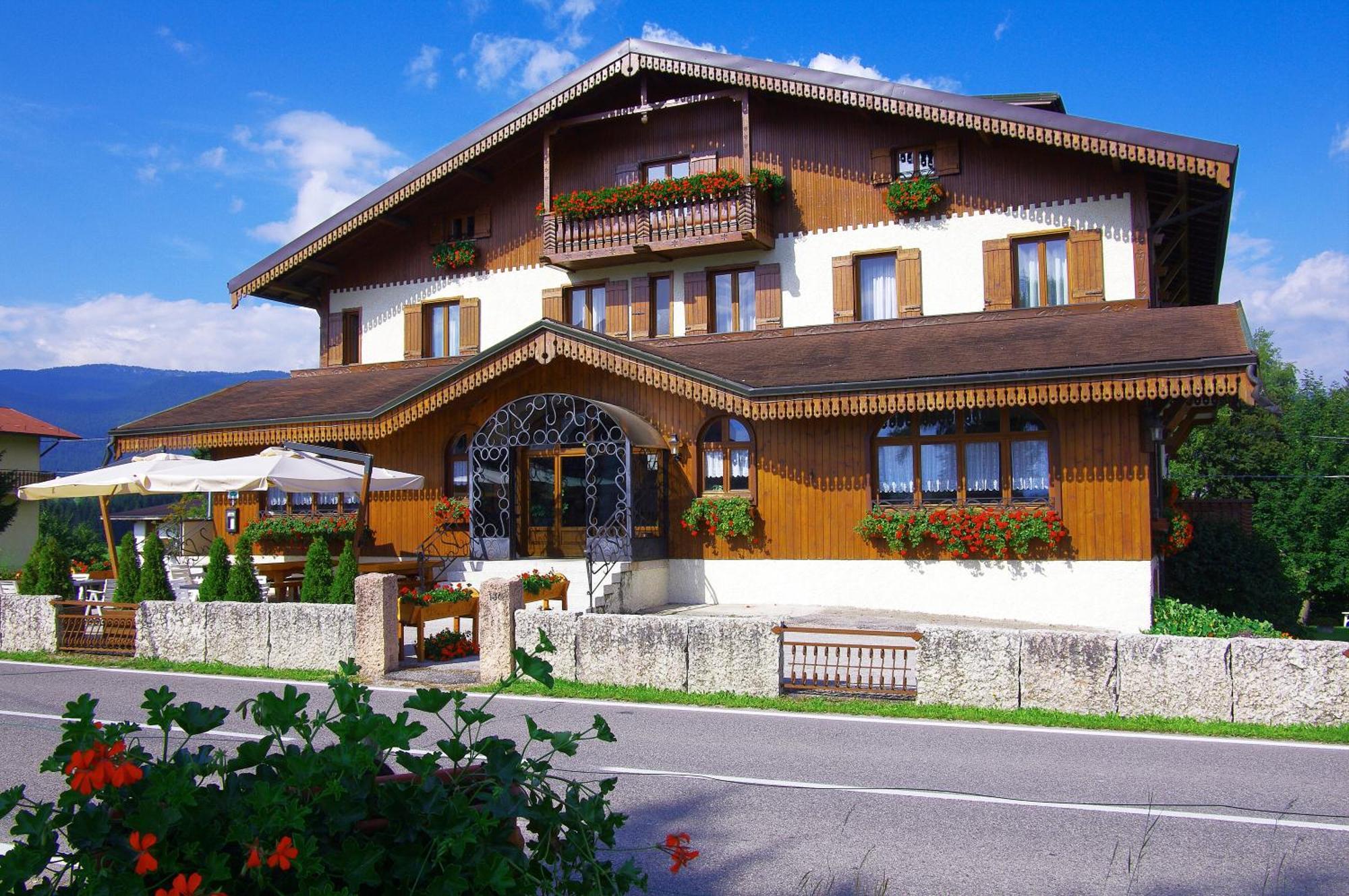 Rutzer Hotel Ristorante & Panoramic Spa Азіаго Екстер'єр фото